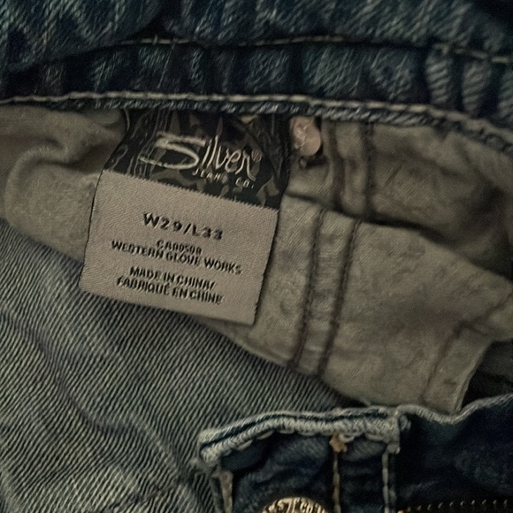 Silver - Picture 2 of 3